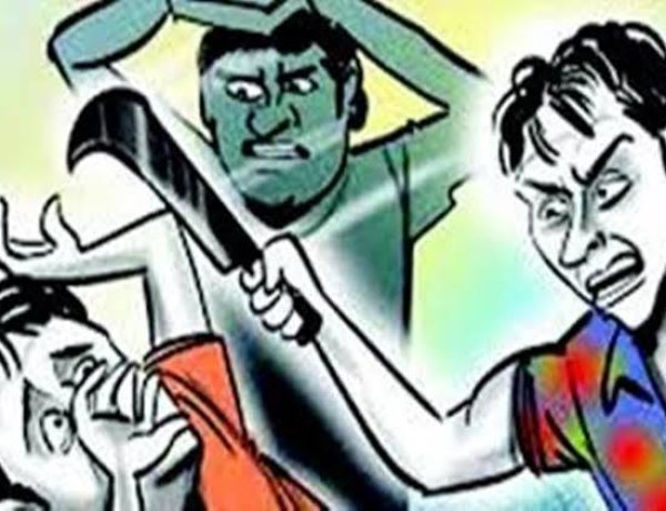 चाकणमध्ये भररस्त्यात कोयत्याने वार.! ओळखीच्याच व्यक्तीकडून जीवघेणा हल्ला...