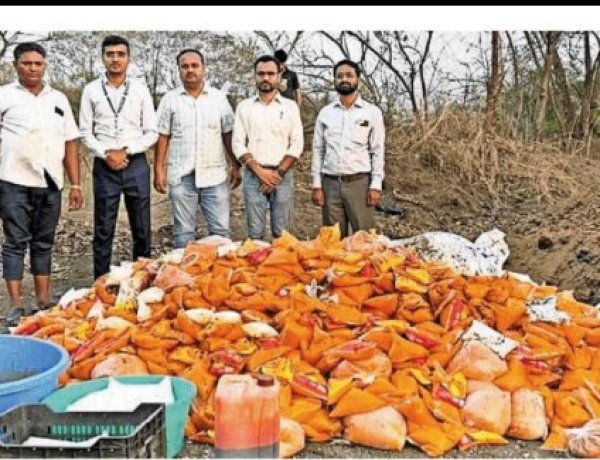 खेड-मावळमध्ये भेसळखोरांवर अन्न व औषध प्रशासनाचा धडक छापा..! 3,282 किलो केमिकलयुक्त मँगो पल्प जप्त...