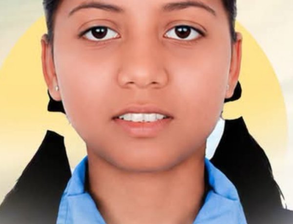 खेड तालुक्याची कन्या राज्यात अव्वल  शिष्यवृत्ती परीक्षेत आर्या पारेकरचा सुवर्णझेंडा...