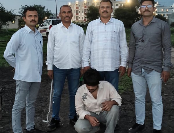 चाकण उत्तर पोलिसांची धडक कारवाई! चक्रेश्वर रोडवर धारदार कोयत्यासह रेकॉर्डवरील गुन्हेगार जेरबंद