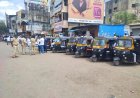 चाकण–तळेगाव चौकातील रिक्षा कोंडीवर प्रशासनाची कारवाई; १०० मीटर परिसरात रिक्षा उभी केल्यास कारवाईचा इशारा