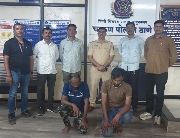 चाकणमध्ये वाहनांचे स्पेअर व्हील चोरणाऱ्या दोघांना नाशिकमधून अटक चाकण उत्तर पोलिसांची कारवाई; ₹60 हजारांचा मुद्देमाल हस्तगत