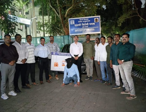 स्पा सेंटर चालकाकडे ५० हजारांची खंडणी मागितल्याचा आरोप; १० हजार रुपये स्वीकारताना पत्रकाराला अटक रहाटणी येथे खंडणीविरोधी पथकाची कारवाई