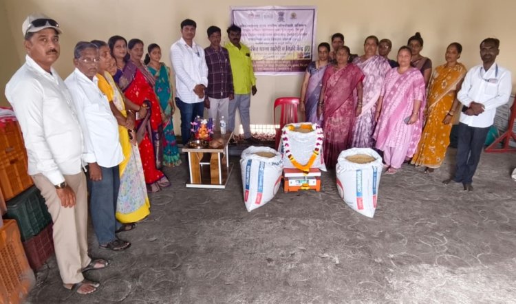 खामुंडीमध्ये महिलांच्या स्वावलंबनाला नवी दिशा! ‘उमेद’ अभियानांतर्गत चार व्यवसायांचे उद्घाटन; महिला बचत गटांची भरारी
